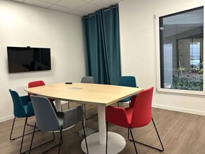 4 Bis Avenue Camille Rousset, Bron for sale Interior Photo- Image 2 of 5