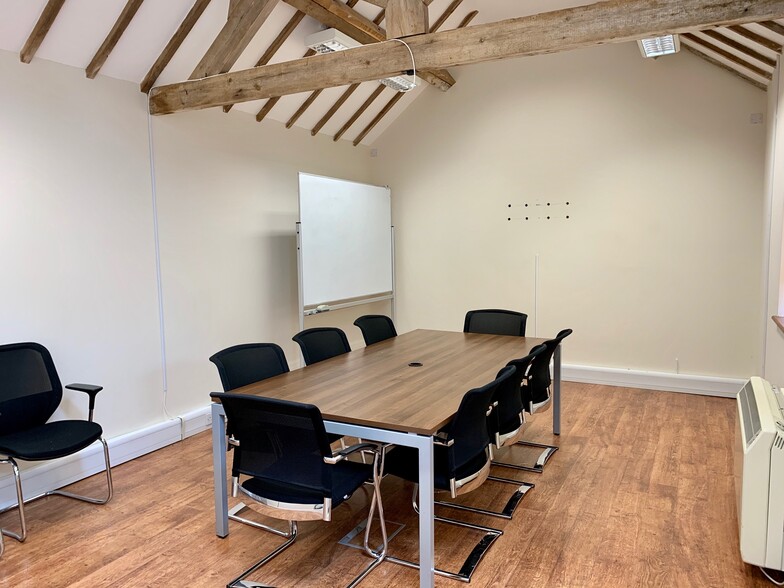 Coventry Rd, Sharnford to rent - Interior Photo - Image 2 of 5