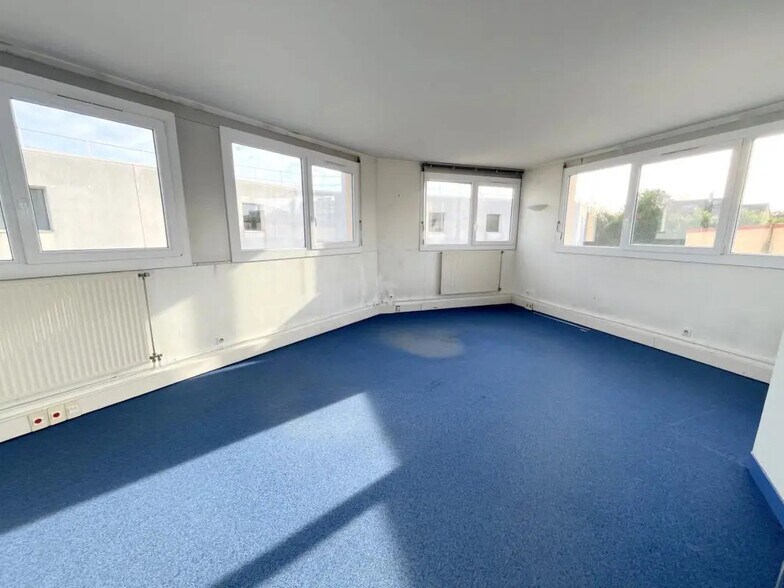 Office in Chatou to rent - Interior Photo - Image 3 of 8