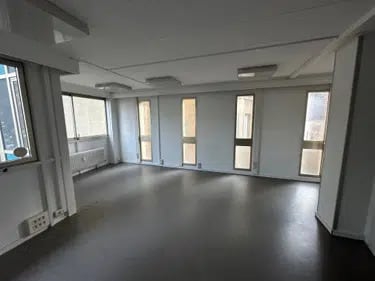 Vente Bureaux 448 m² - Photo 1