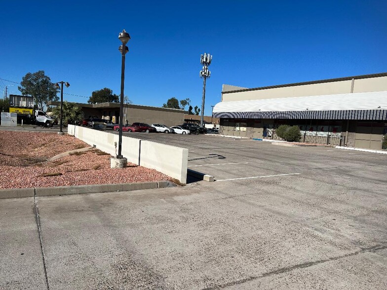 5212 W Camelback Rd, Glendale, AZ for sale - Building Photo - Image 1 of 1