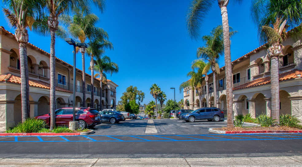 20301 Acacia St, Newport Beach, CA for rent - Building Photo - Image 3 of 11