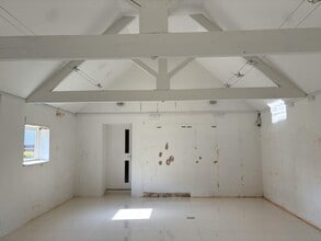Oxford Rd, Kingston Bagpuize to rent Interior Photo- Image 1 of 4