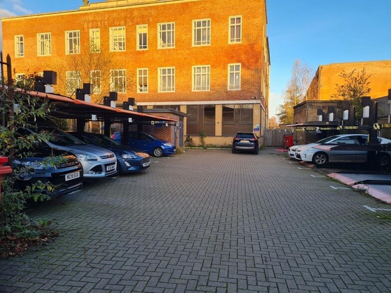 26 Whitefriars Av, Harrow for sale - Building Photo - Image 1 of 6