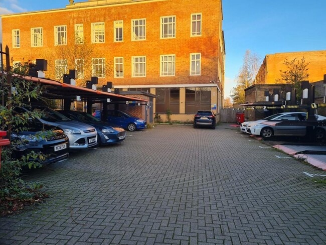 More details for 26 Whitefriars Av, Harrow - Office for Sale