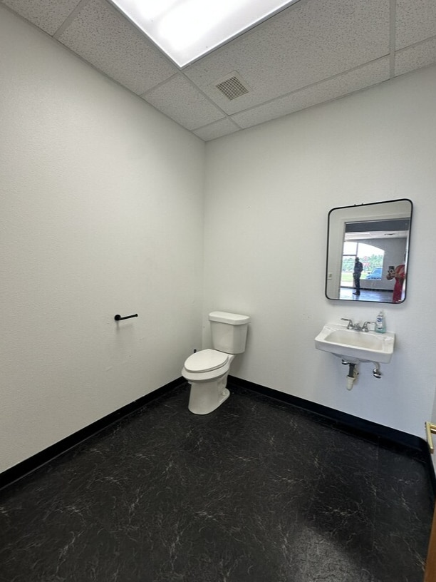 11980 Hwy 64 E, Tyler, TX to rent Interior Photo- Image 1 of 6