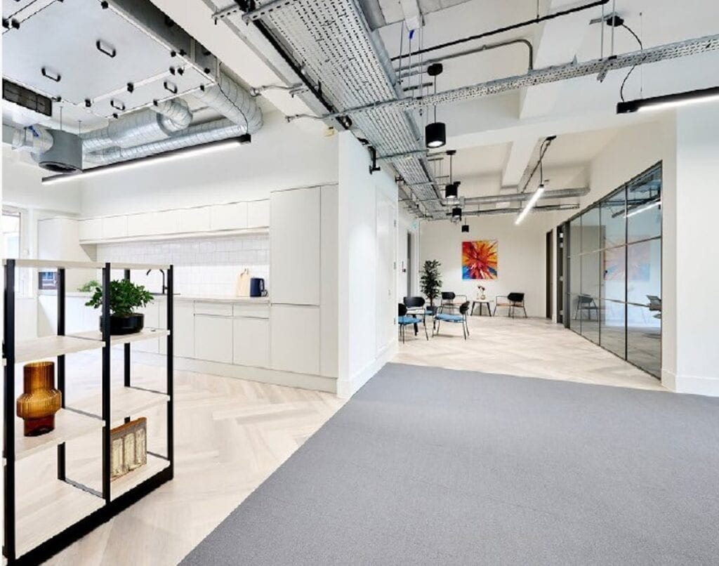 26-30 Upper Marlborough Rd, St Albans to rent Interior Photo- Image 1 of 4