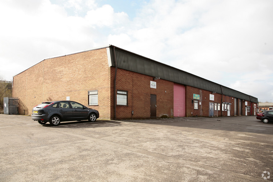 40-42 Winpenny Rd, Newcastle Under Lyme for rent - Building Photo - Image 2 of 8