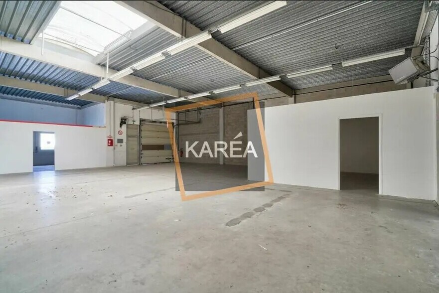 Light Industrial in Lognes to rent - Interior Photo - Image 3 of 5