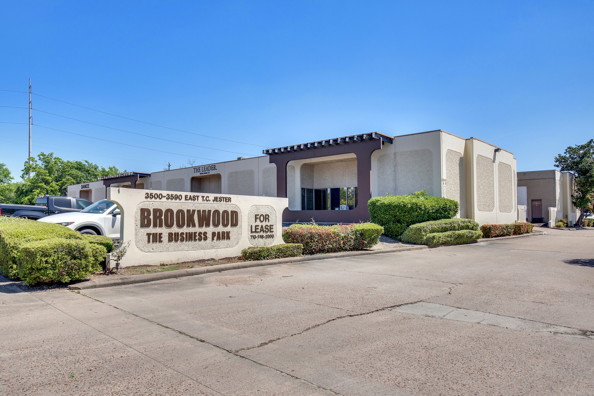 3572-3580 E TC Jester Blvd, Houston, TX to rent Building Photo- Image 1 of 11