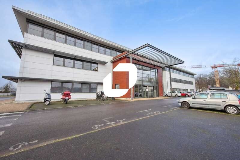 Office in Bruyères-le-Châtel to rent Building Photo- Image 1 of 12