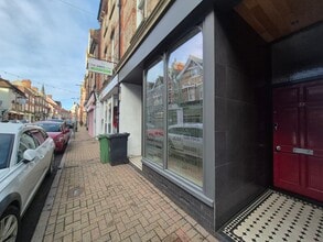 33 South St, Eastbourne to rent Building Photo- Image 2 of 9