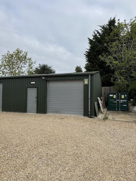 2 Slate Drift, Stamford to rent - Primary Photo - Image 1 of 1