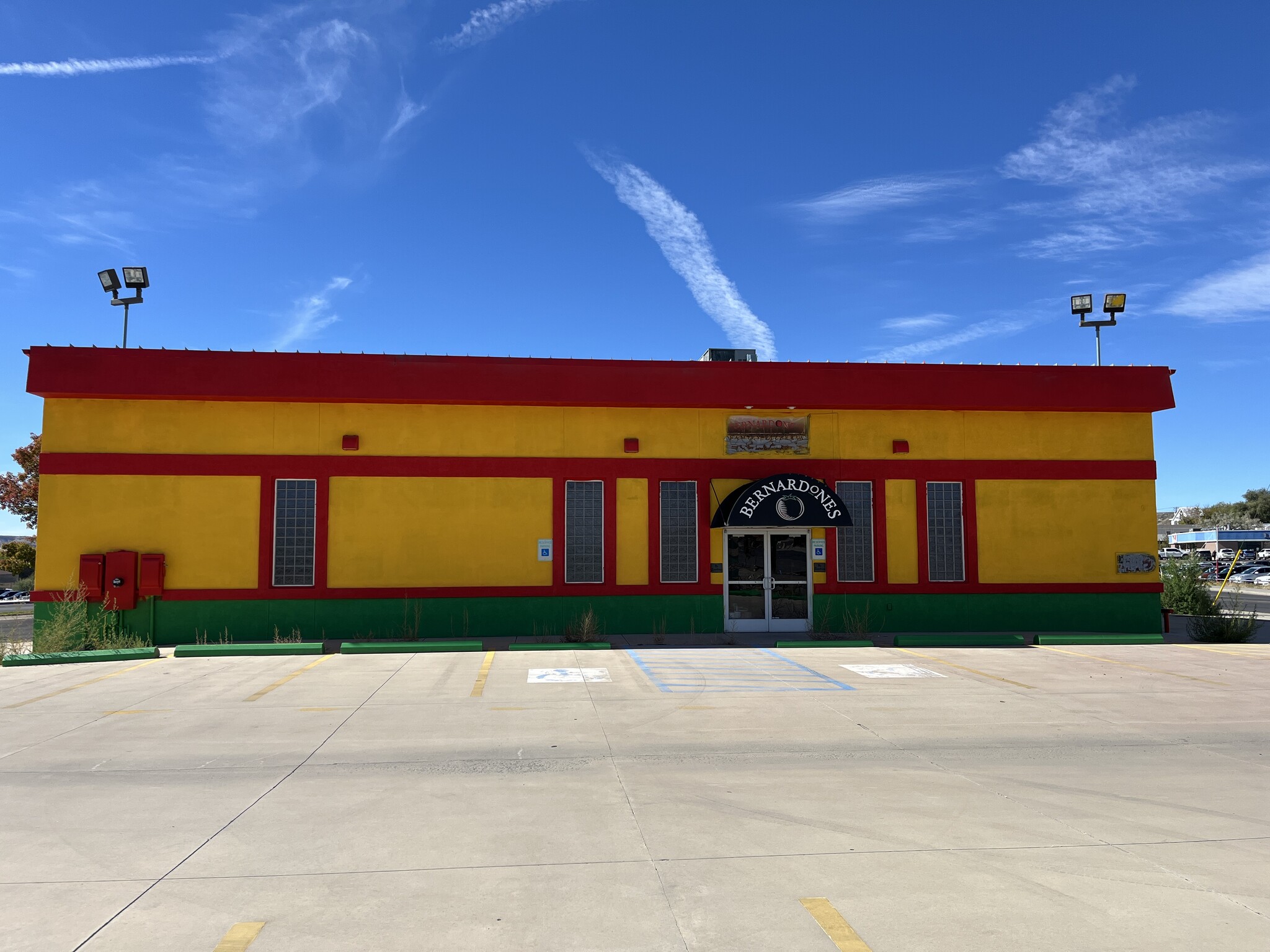 933 W Main St, Farmington, NM to rent Building Photo- Image 1 of 12