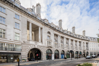 Hollister piccadilly clearance circus