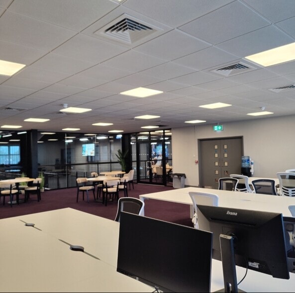 1 Triumph Rd, London to rent - Building Photo - Image 2 of 4