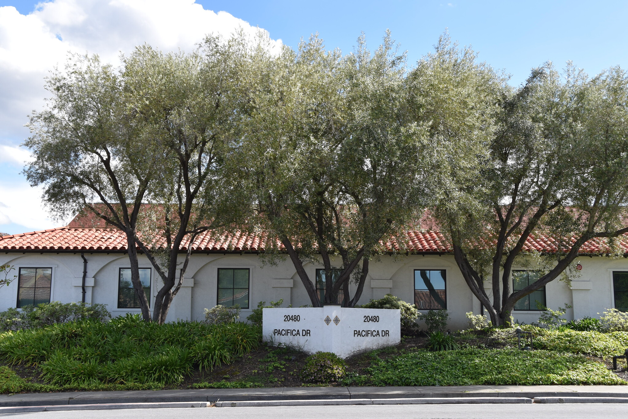 20480 Pacifica Dr, Cupertino, CA for rent Building Photo- Image 1 of 5