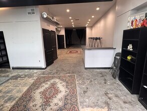 4944 Vineland Ave, North Hollywood, CA to rent Building Photo- Image 1 of 3