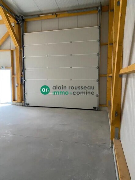 Light Industrial in Thouaré-sur-Loire to rent - Interior Photo - Image 3 of 5