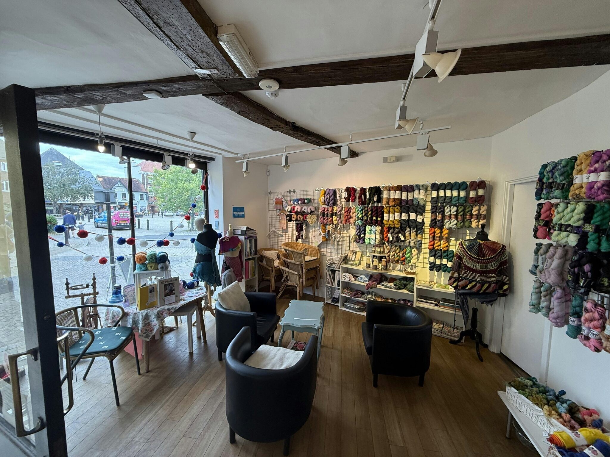 19 The Square, Petersfield to rent Interior Photo- Image 1 of 3