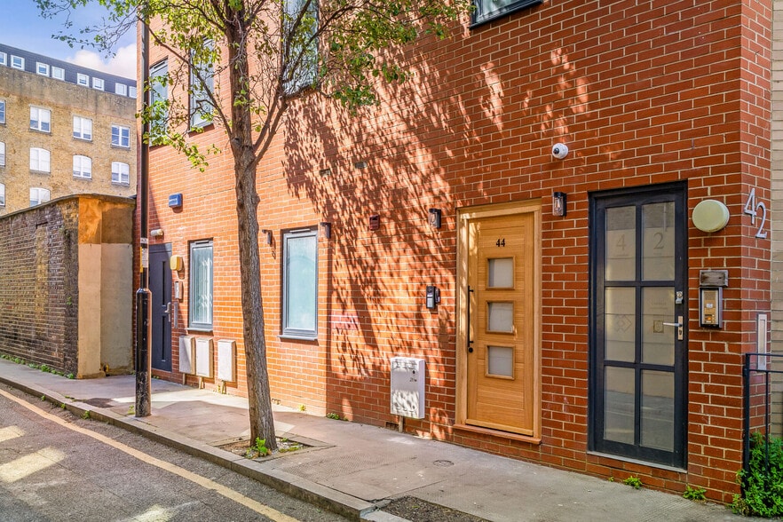 44 Copperfield St, London to rent - Building Photo - Image 2 of 11