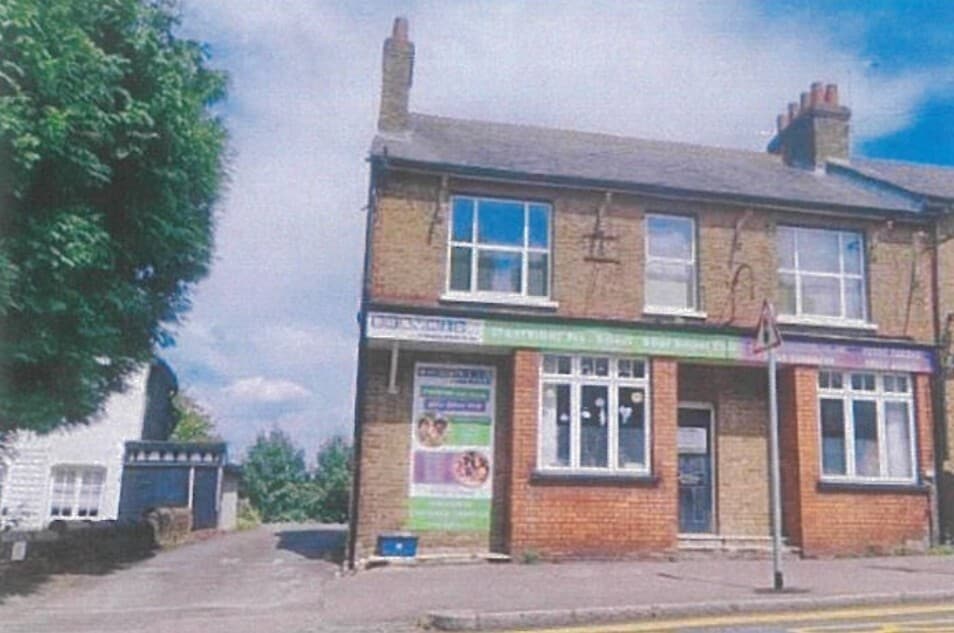 20 Sparrows Herne, Bushey to rent Primary Photo- Image 1 of 2