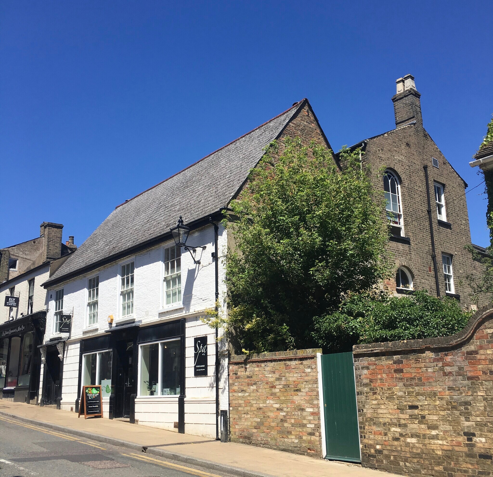 35 Forehill, Ely for sale Primary Photo- Image 1 of 1