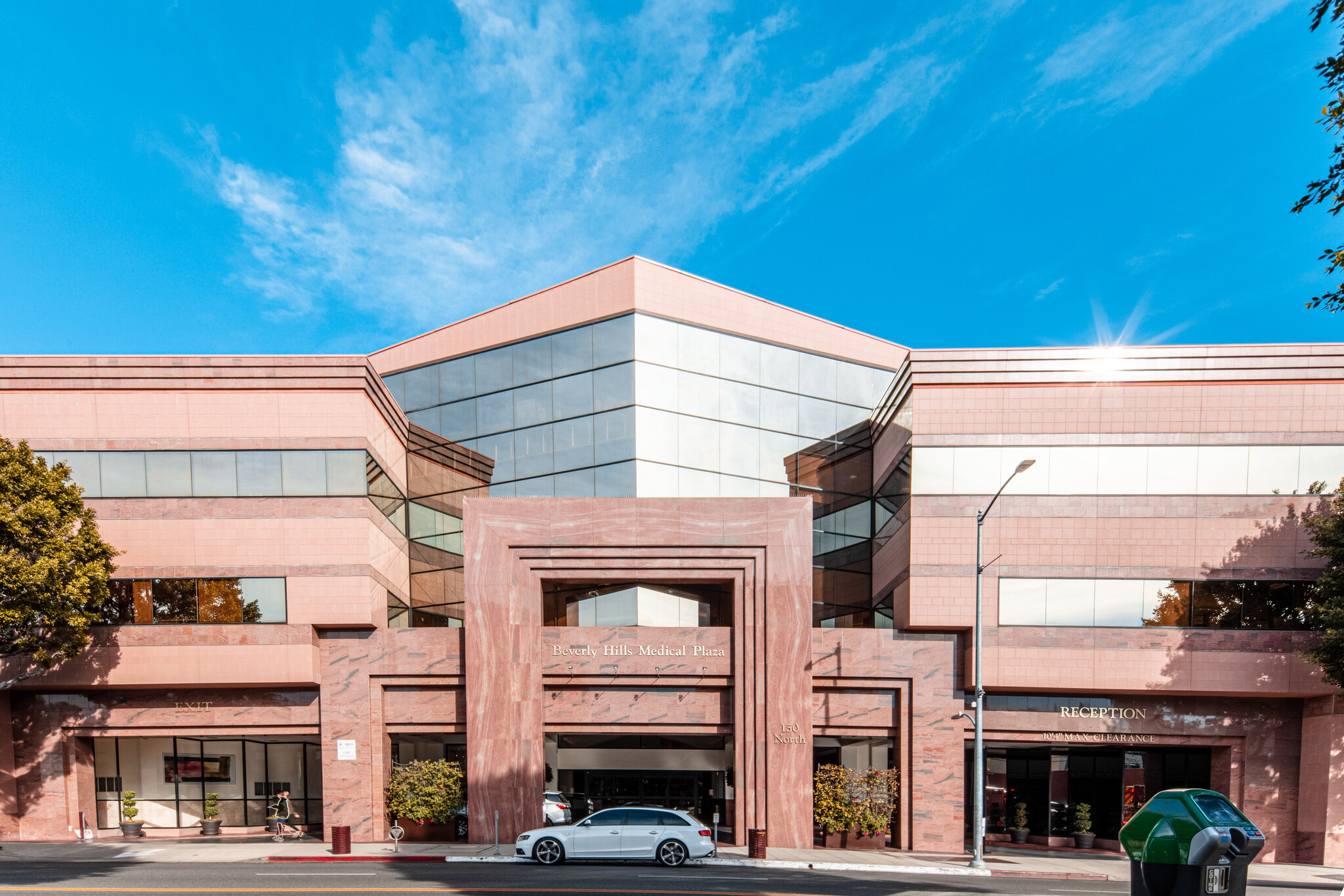 150 N Robertson Blvd, Beverly Hills, CA for rent Building Photo- Image 1 of 13