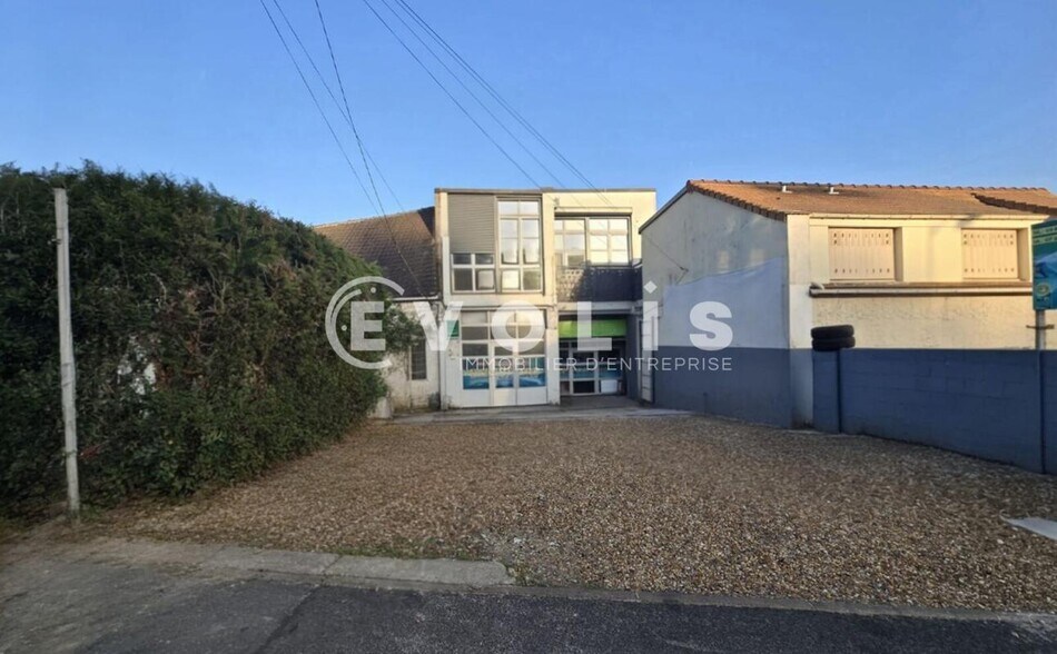 Light Industrial in Etampes for sale - Building Photo - Image 1 of 8