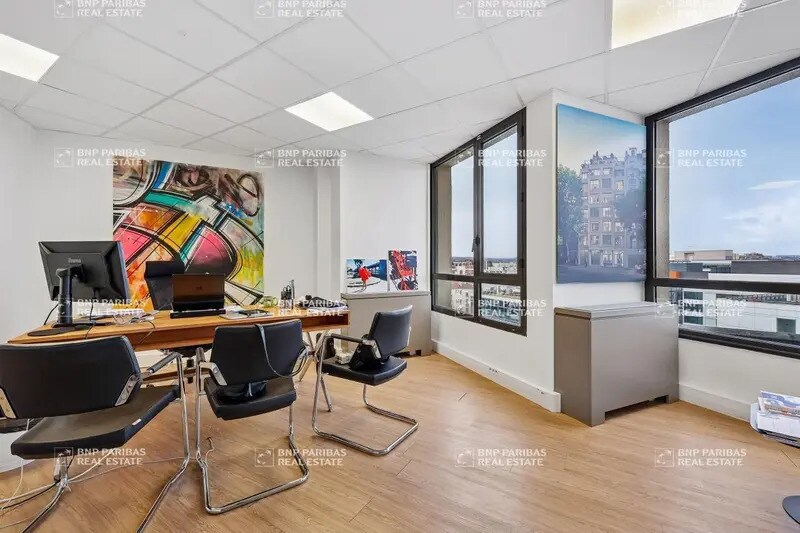 69 Avenue Pierre Grenier, Boulogne-Billancourt to rent - Interior Photo - Image 1 of 14