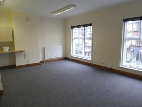 22-24 Claremont Rd, Surbiton to rent - Interior Photo - Image 3 of 4