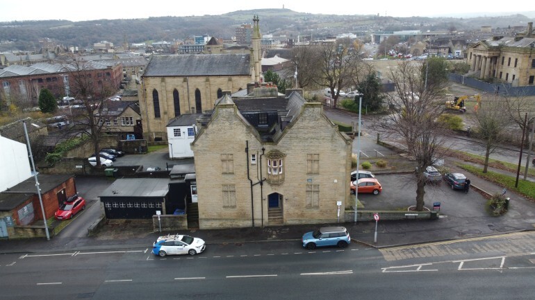 89 Fitzwilliam St, Huddersfield for rent - Building Photo - Image 2 of 2