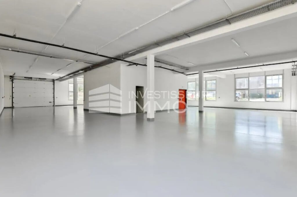 Location Bureaux 286 m² - Photo 1