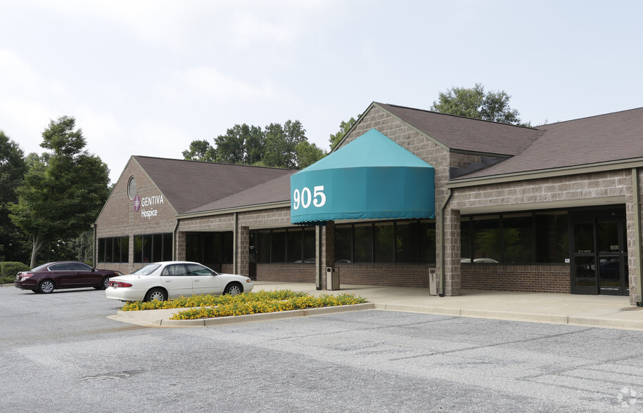 905 E Main St, Spartanburg, SC for rent - Building Photo - Image 3 of 5