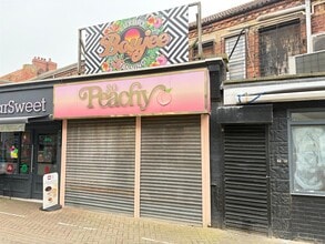 104 Lumley Rd, Skegness to rent Building Photo- Image 1 of 21