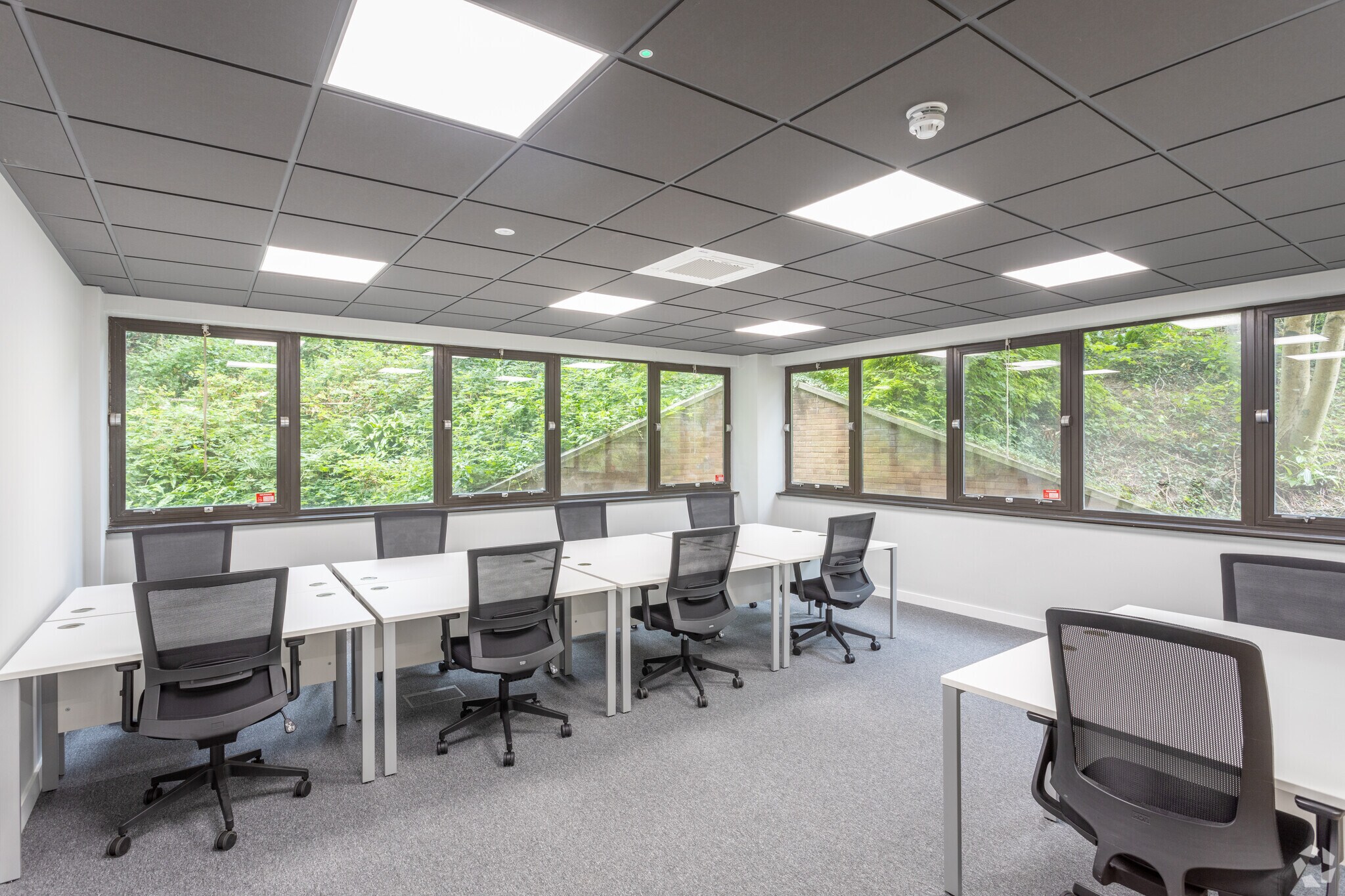 Derriford Business Park, Plymouth to rent Interior Photo- Image 1 of 7