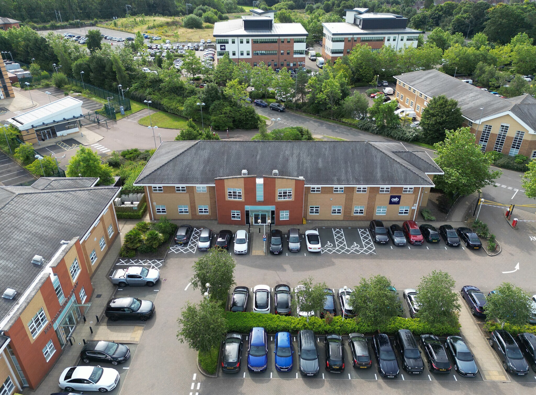 Broadlands, Wolverhampton to rent Building Photo- Image 1 of 2