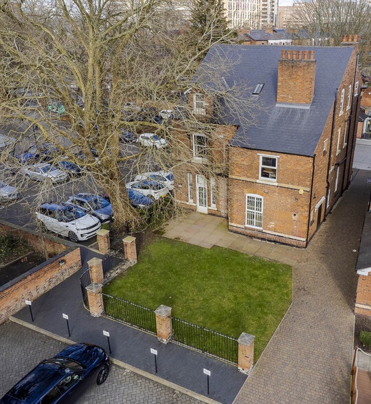 9 Greenfield Cres, Birmingham to rent - Building Photo - Image 2 of 7