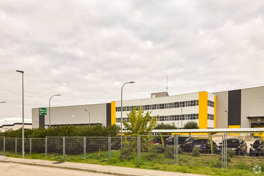 Calle Mariano Benlliure, 1, Rivas-Vaciamadrid, Madrid to rent - Building Photo - Image 1 of 5