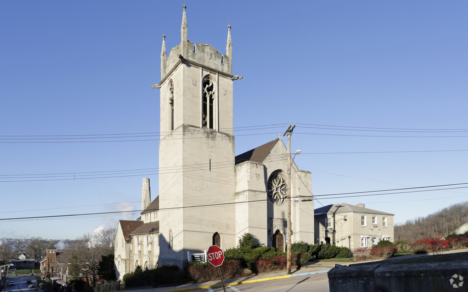 905 Main St, East Pittsburgh, PA for sale - Primary Photo - Image 1 of 1