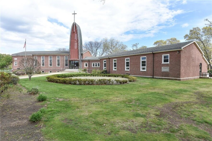 1817 Warwick Ave, Warwick, RI for sale - Building Photo - Image 1 of 1