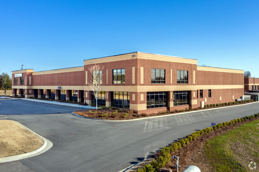 105 Corporate Center Dr, Mooresville, NC for sale - Building Photo - Image 1 of 1