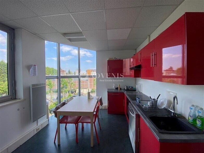 Office in Neuilly-Plaisance to rent - Interior Photo - Image 3 of 8