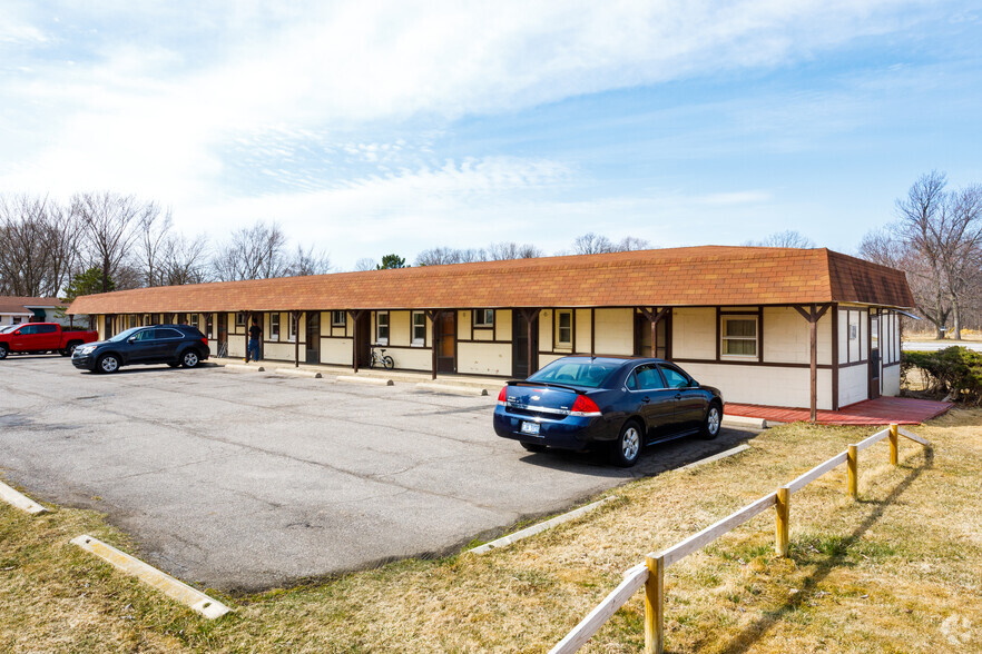 11920 Telegraph Rd, Carleton, MI for sale - Primary Photo - Image 1 of 4