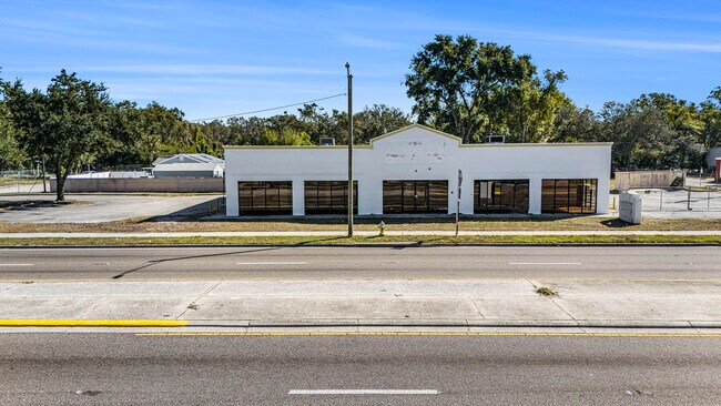 More details for 10015 N Nebraska Ave, Tampa, FL - Retail to Rent