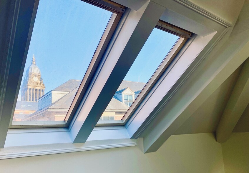 9 Park Sq E, Leeds to rent - Interior Photo - Image 3 of 20