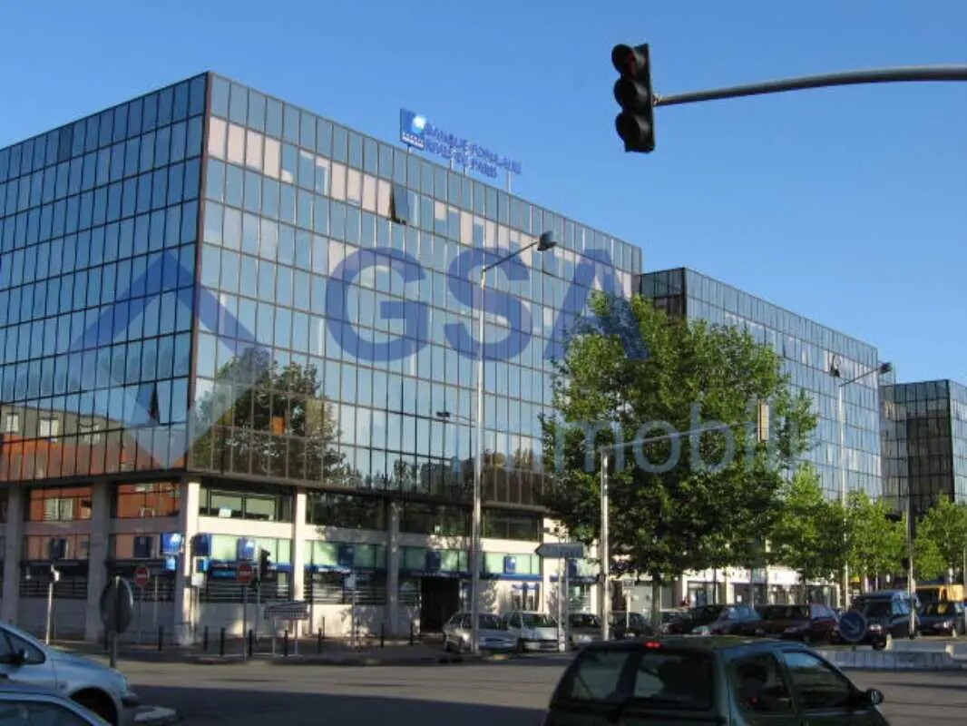 Office in Évry-Courcouronnes to rent Building Photo- Image 1 of 7