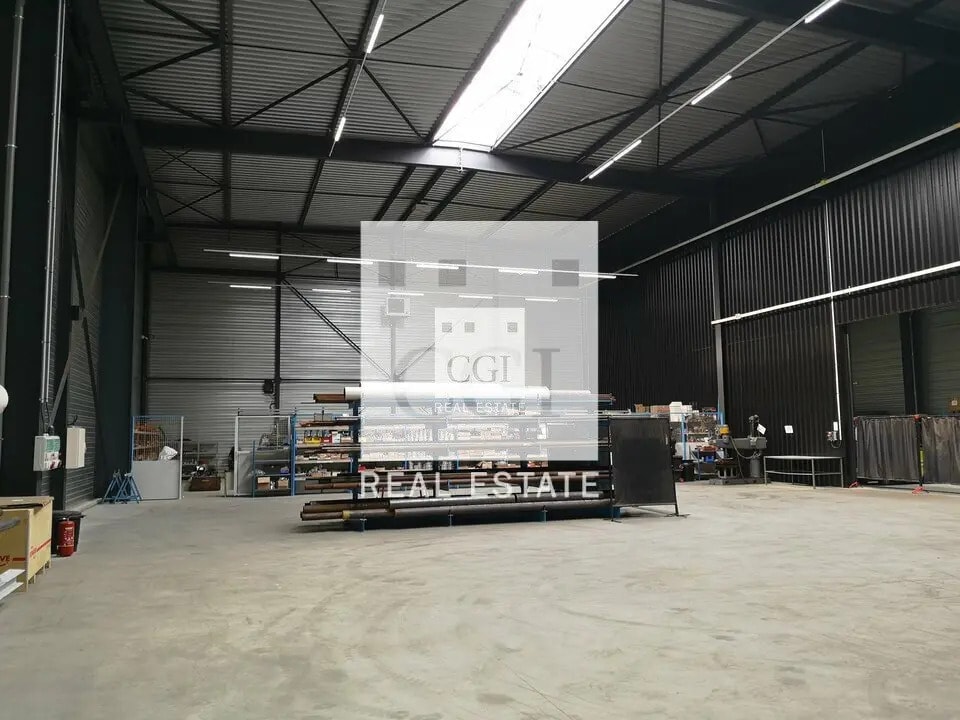 10 Rue Marcel Dassault, Genas to rent Interior Photo- Image 1 of 8