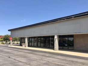 11-65 E Marketview Dr, Champaign, IL for rent Building Photo- Image 1 of 2