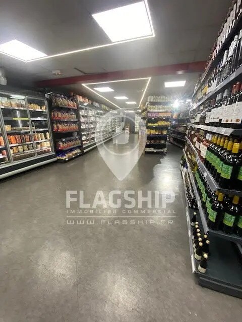 Retail in Le Pré-Saint-Gervais to rent Interior Photo- Image 1 of 7